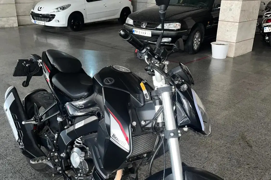 بنلی،  TNT 180S