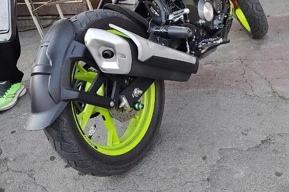 بنلی،  TNT 180S