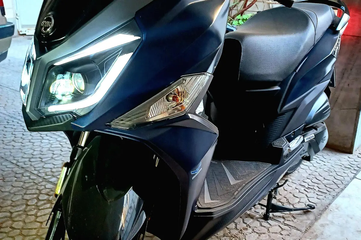 اس وای ام  گلکسی J 200