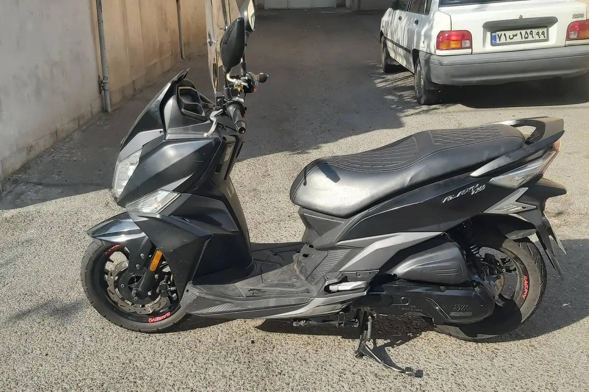 اس وای ام،  گلکسی J 200
