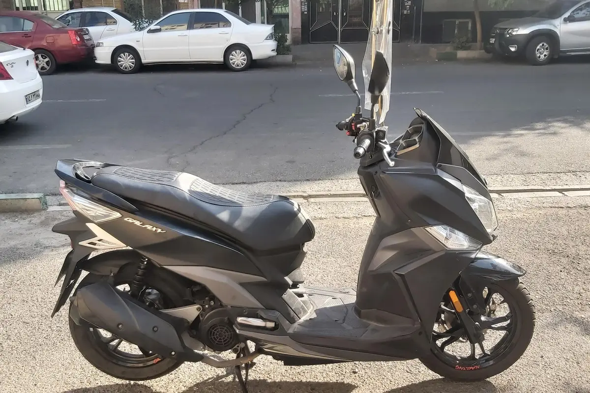 اس وای ام،  گلکسی J 200