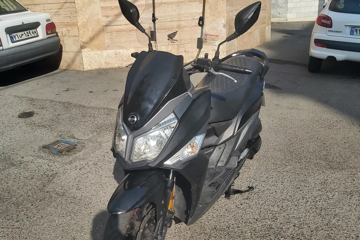 اس وای ام،  گلکسی J 200