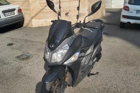 اس وای ام، گلکسی J 200