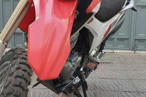 جهان همتا، فلات CRF200