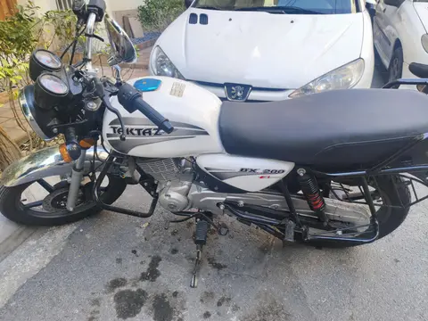 نیرو موتور شیراز، بوکسر BX 200