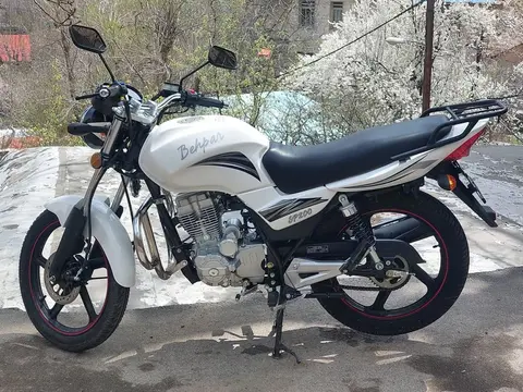 باجاج، پالس 200RS
