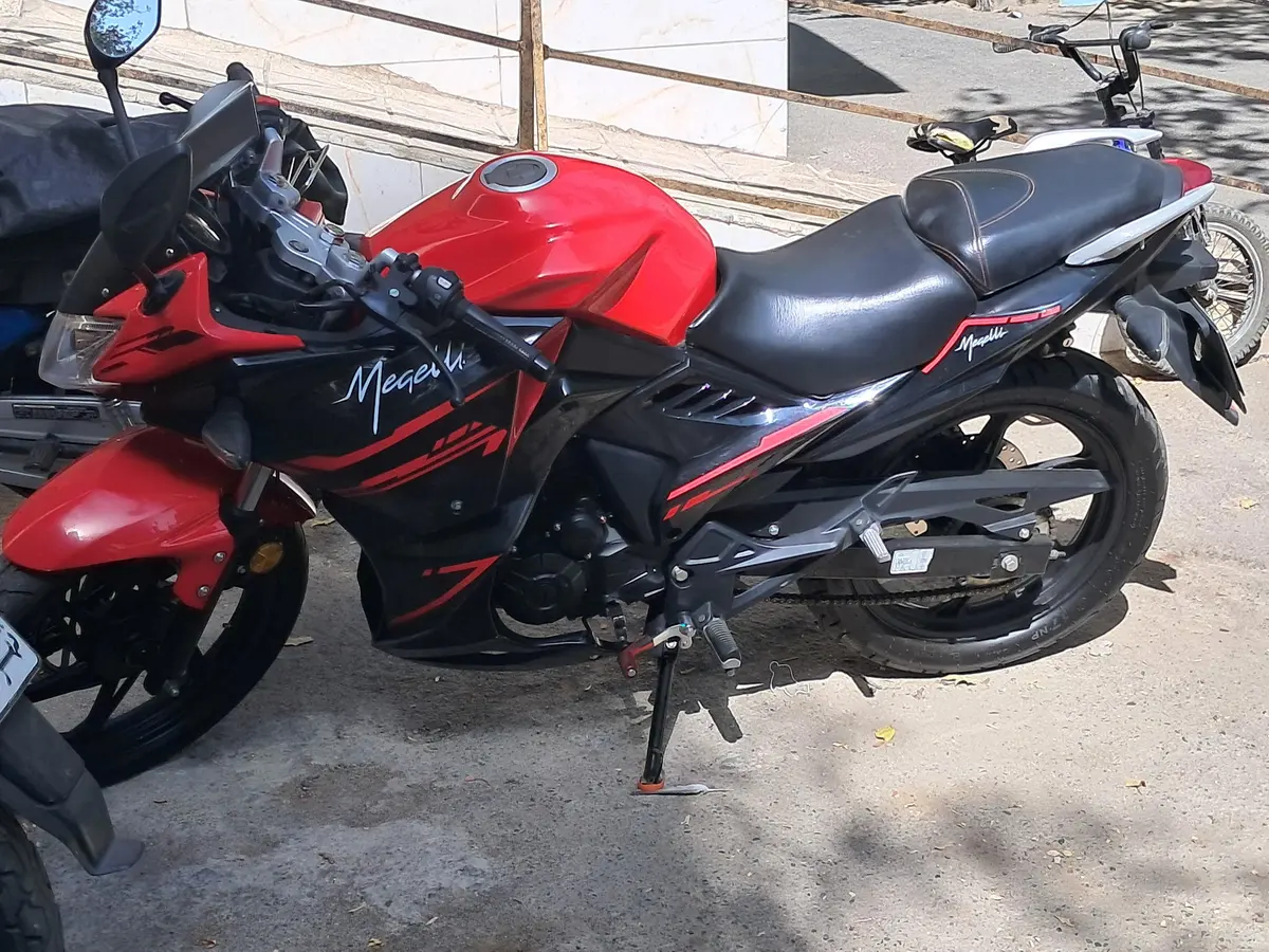 کویر موتور،  مگلی 200