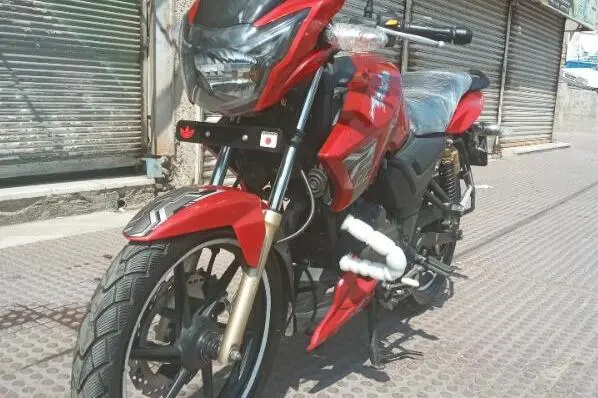 تی وی اس، آپاچی 180