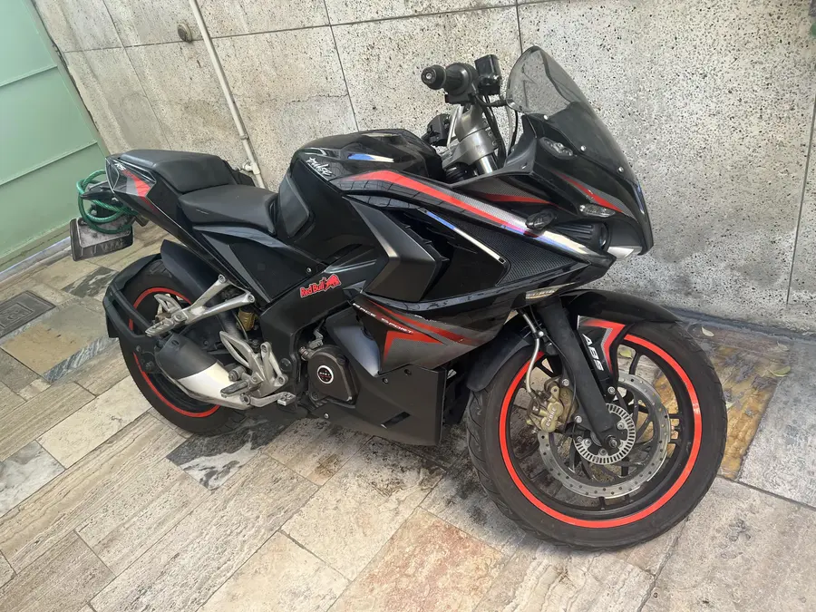 باجاج، پالس 200RS