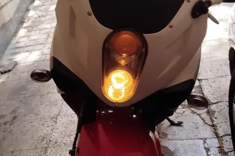 هیوسانگ، اکسیو 250R