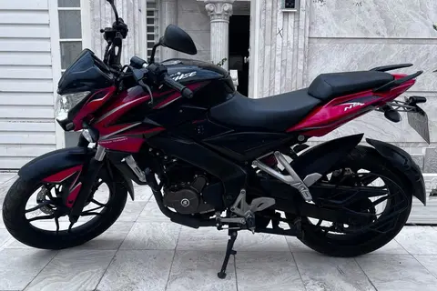 باجاج، پالس 200NS