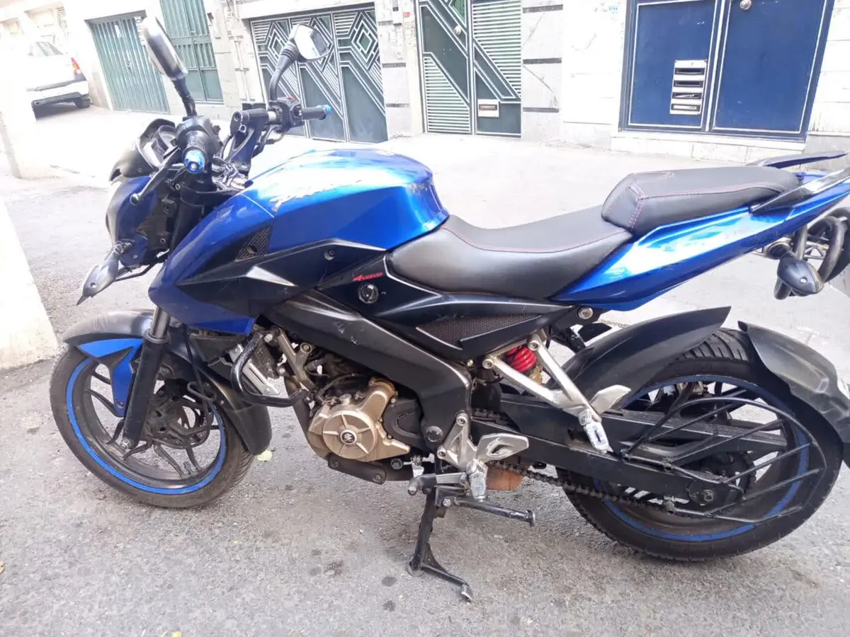 باجاج،  پالس 200NS