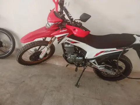 جهان همتا، فلات CRF200