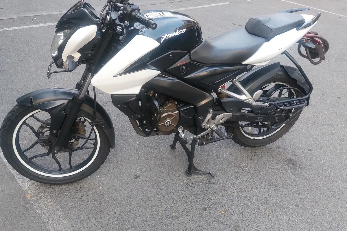 باجاج،  پالس 250RS
