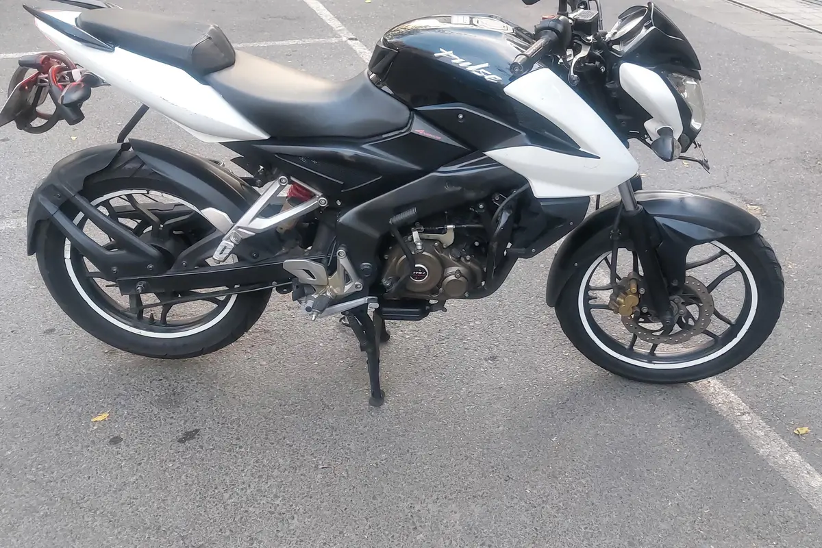 باجاج،  پالس 250RS