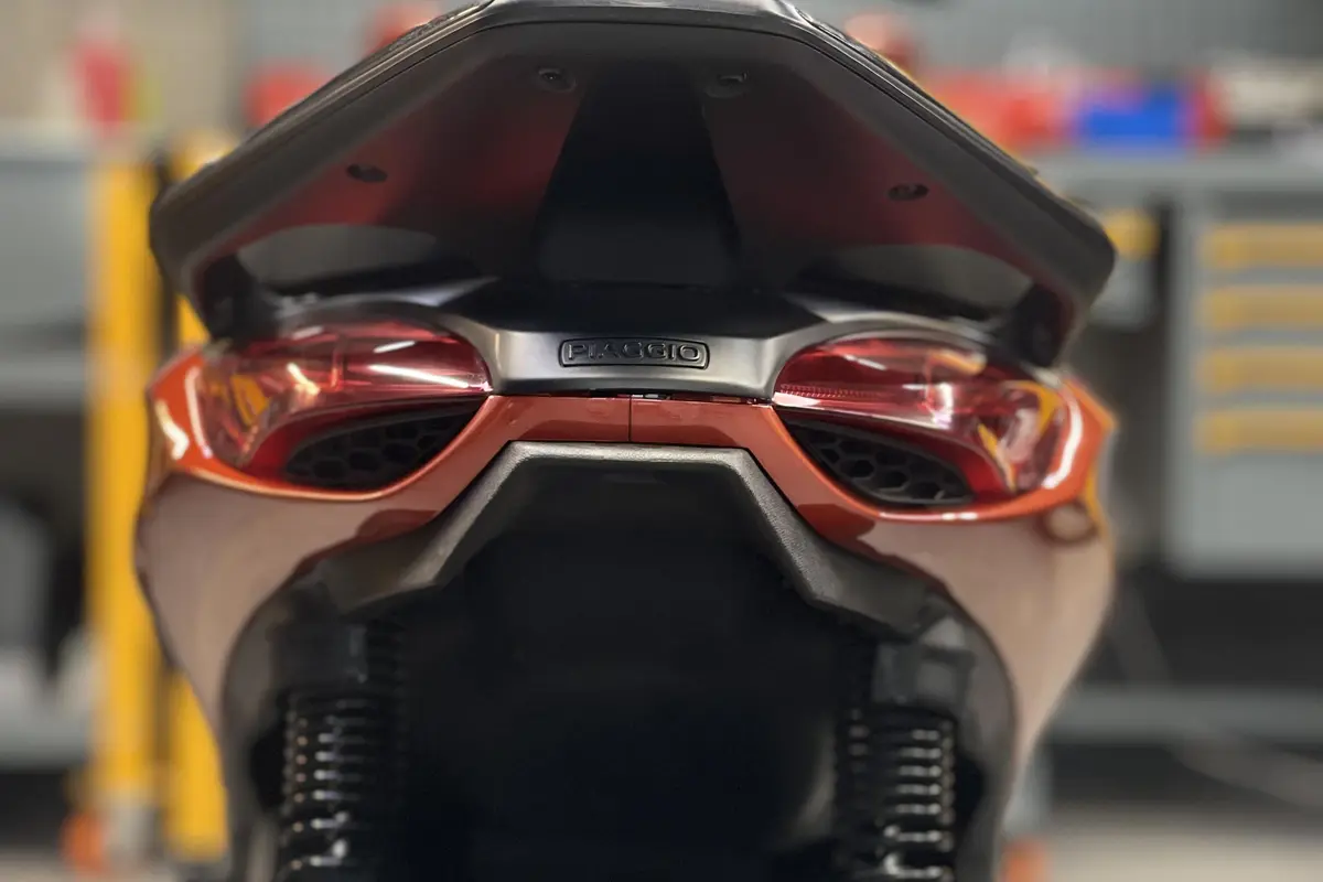 پیاجیو،  بورلی 300S