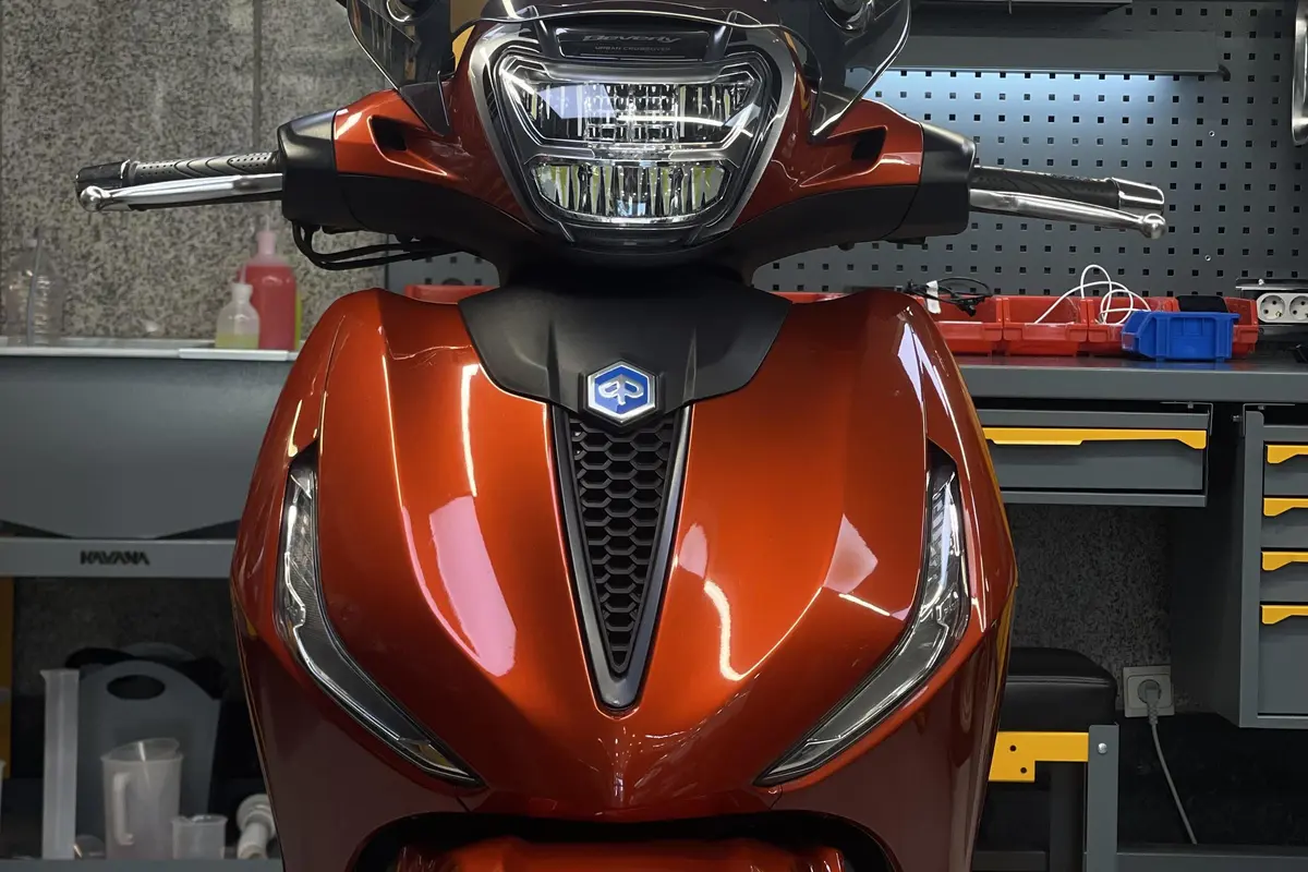 پیاجیو،  بورلی 300S