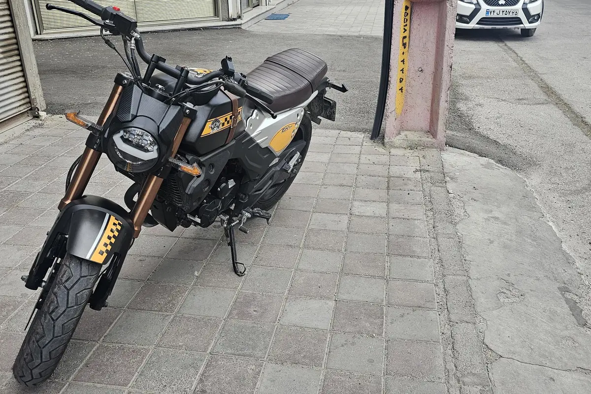 جهان همتا،  بلنتا CR 200