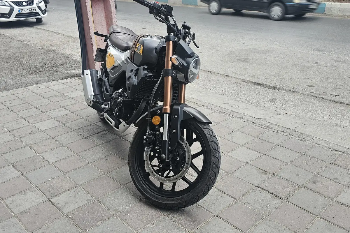جهان همتا،  بلنتا CR 200