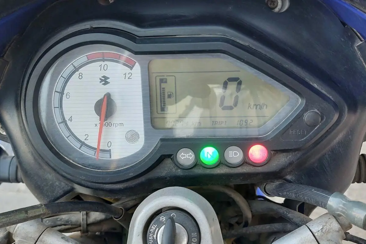 باجاج،  پالس 180