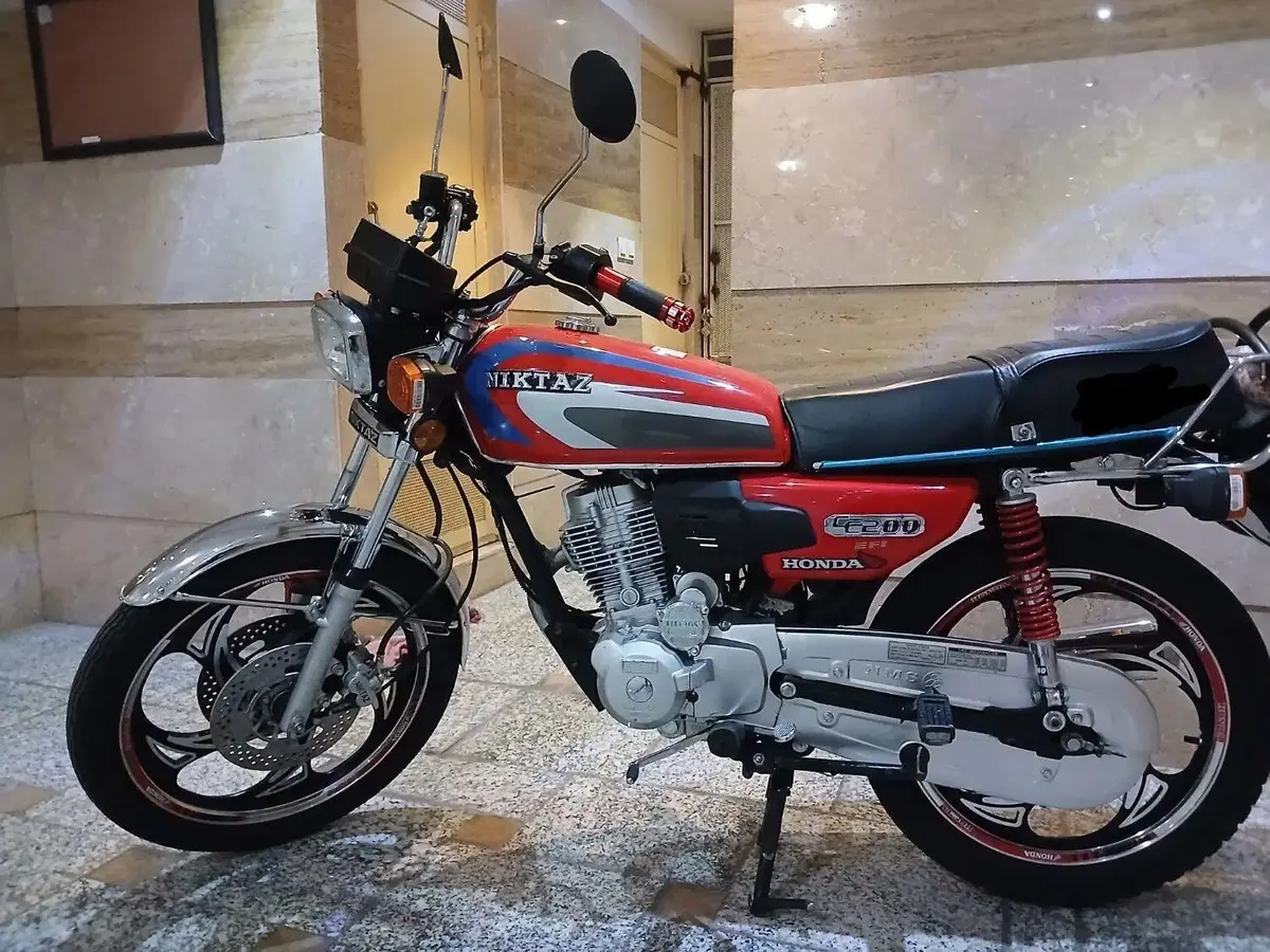 هوندا،  CD 200