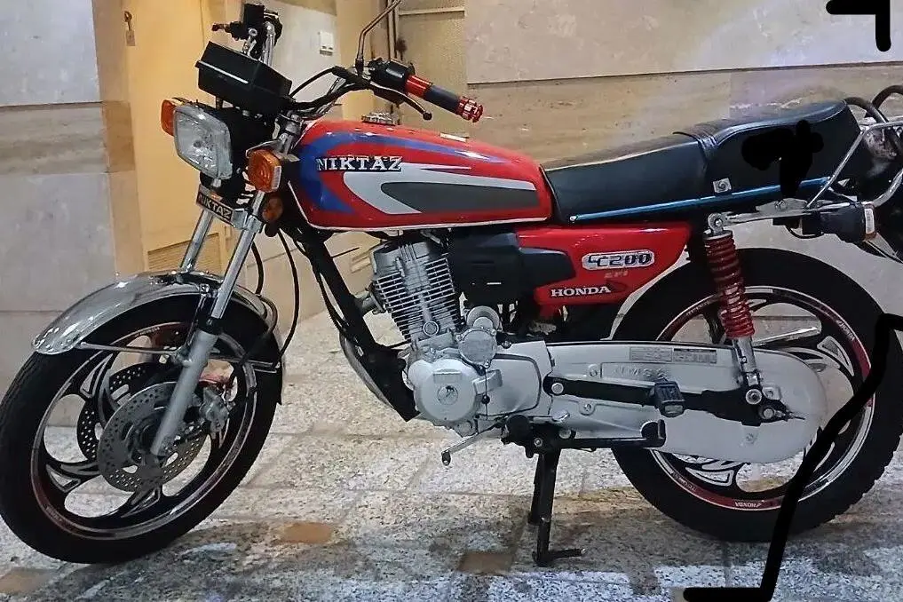 هوندا،  CD 200