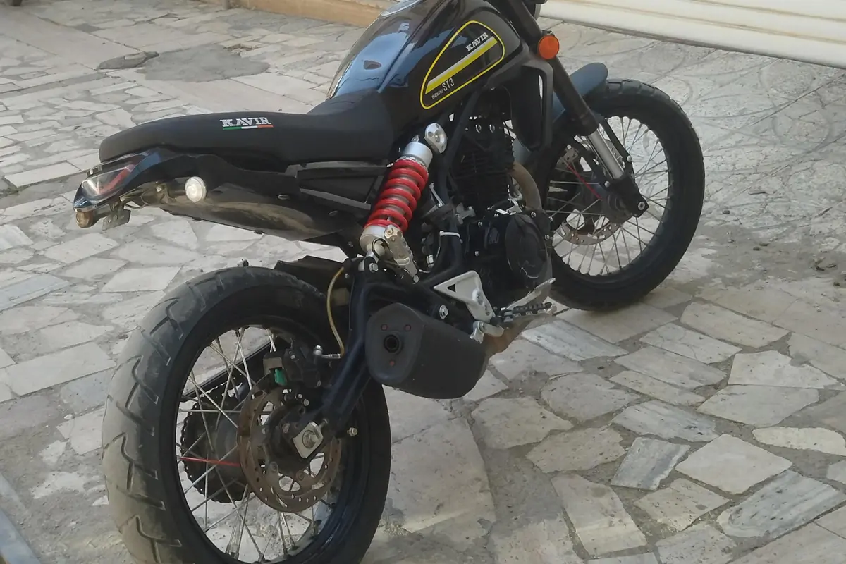 کویر موتور،  ST3-220