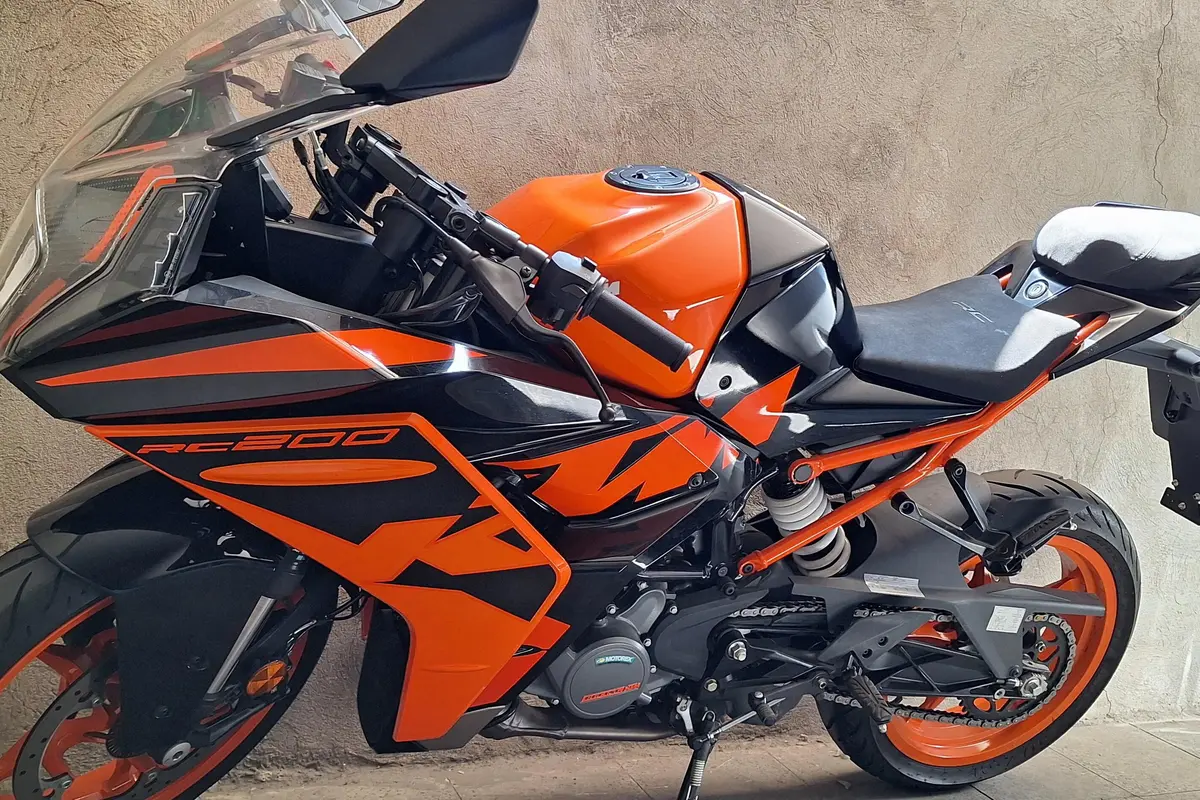 کی تی ام،  RC200