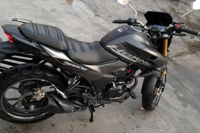 هوندا، هورنت 185