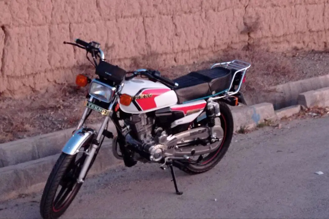 توسن محركه شرق،  باسل 200