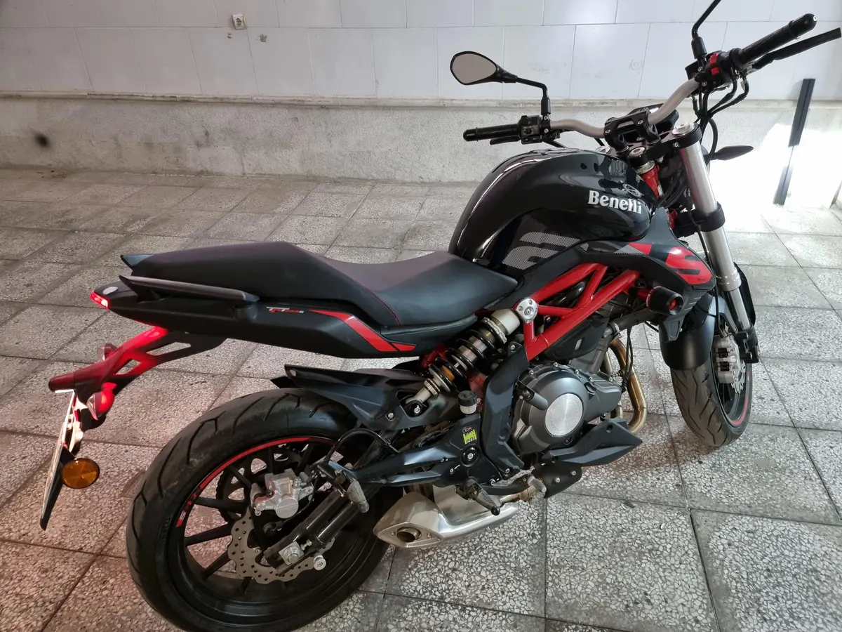 بنلی،  TNT 300