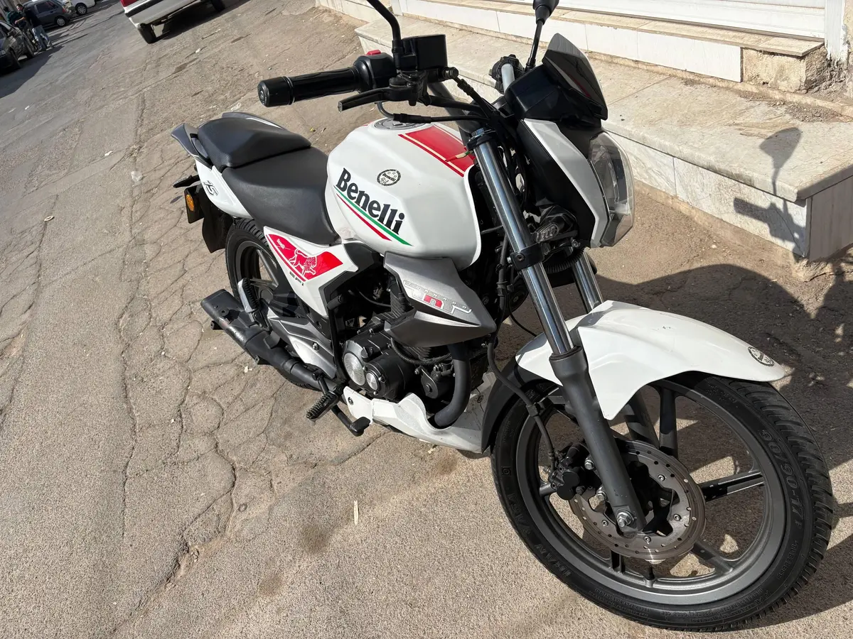 بنلی،  TNT 150