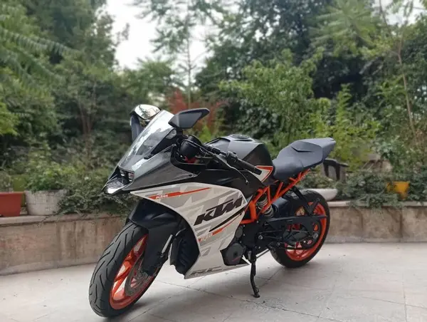 کی تی ام  RC 250