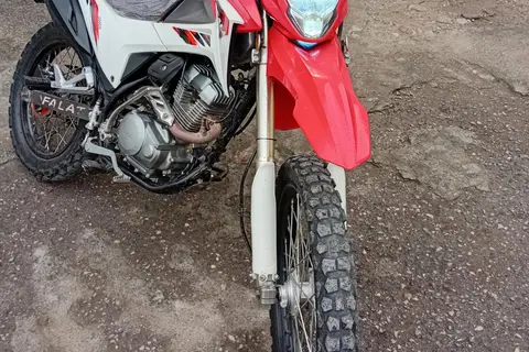 جهان همتا، فلات CRF200