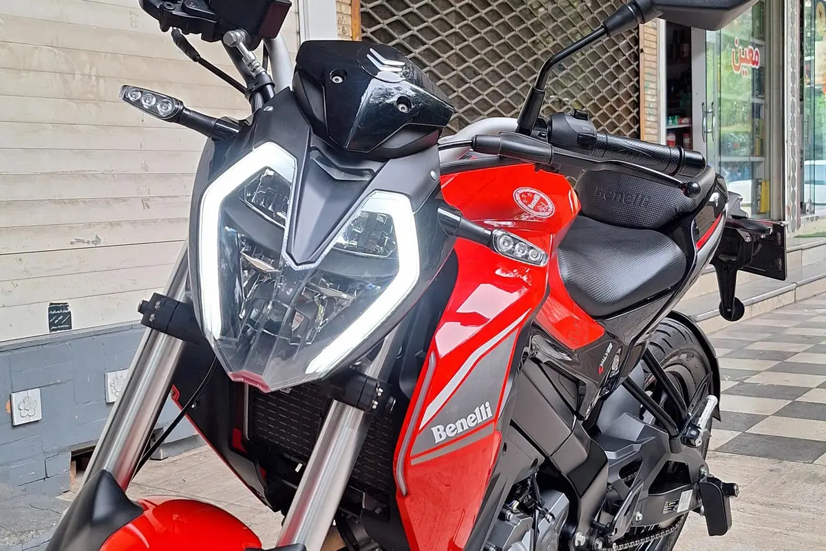 بنلی،  TNT 180S
