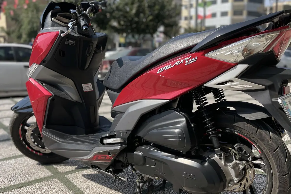 اس وای ام،  گلکسی J 200