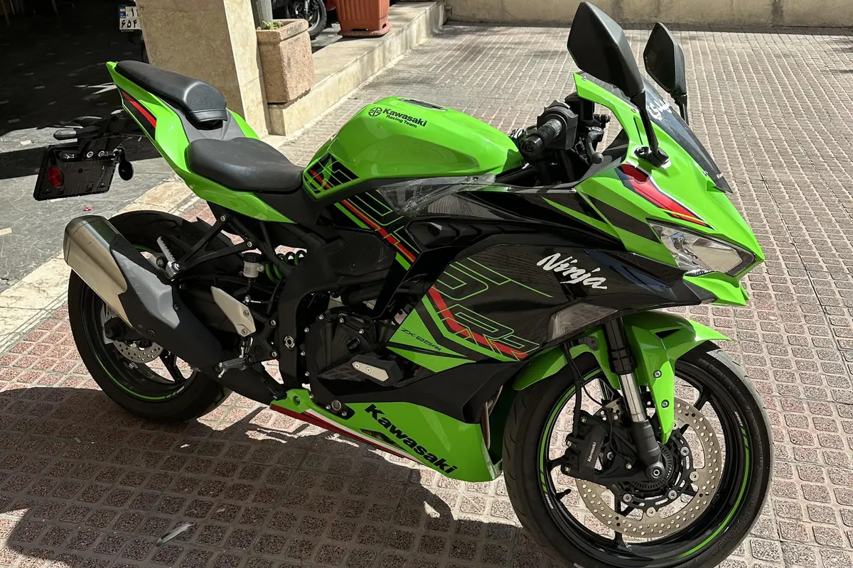 کاوازاکی،  نینجا ZX-25RR