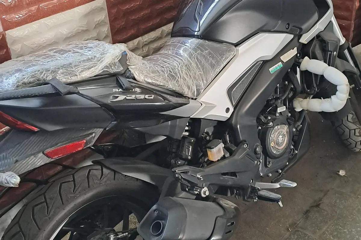 باجاج،  دومینار 250