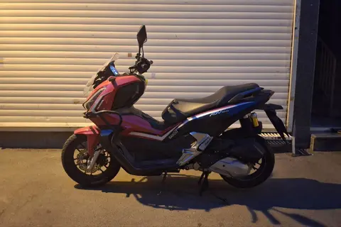 جهان همتا، همتاز ADV160