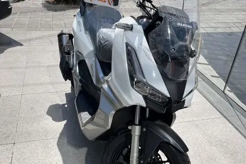جهان همتا، همتاز کروزر