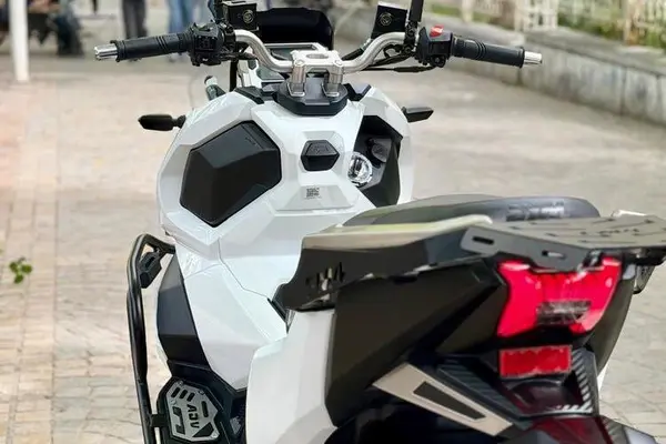 اس وای ام  ADV 175