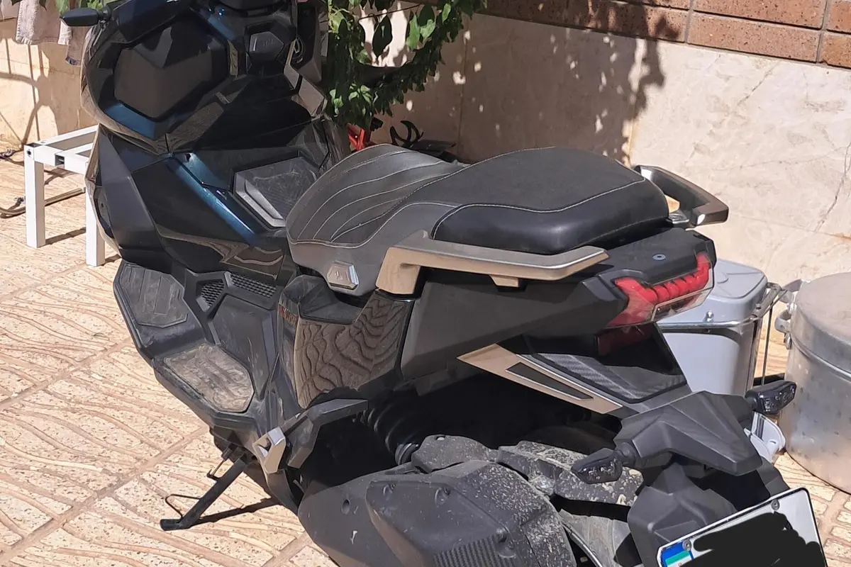 اس وای ام،  ADV 175