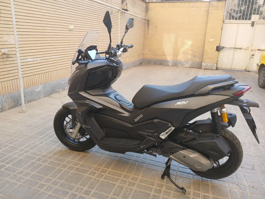 جهان همتا، همتاز ADV160