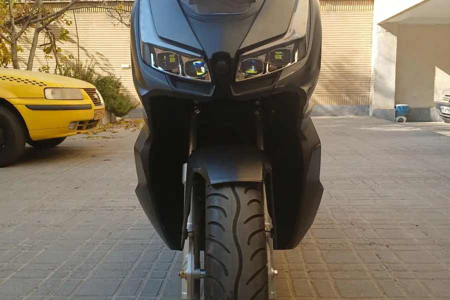 جهان همتا، همتاز ADV160