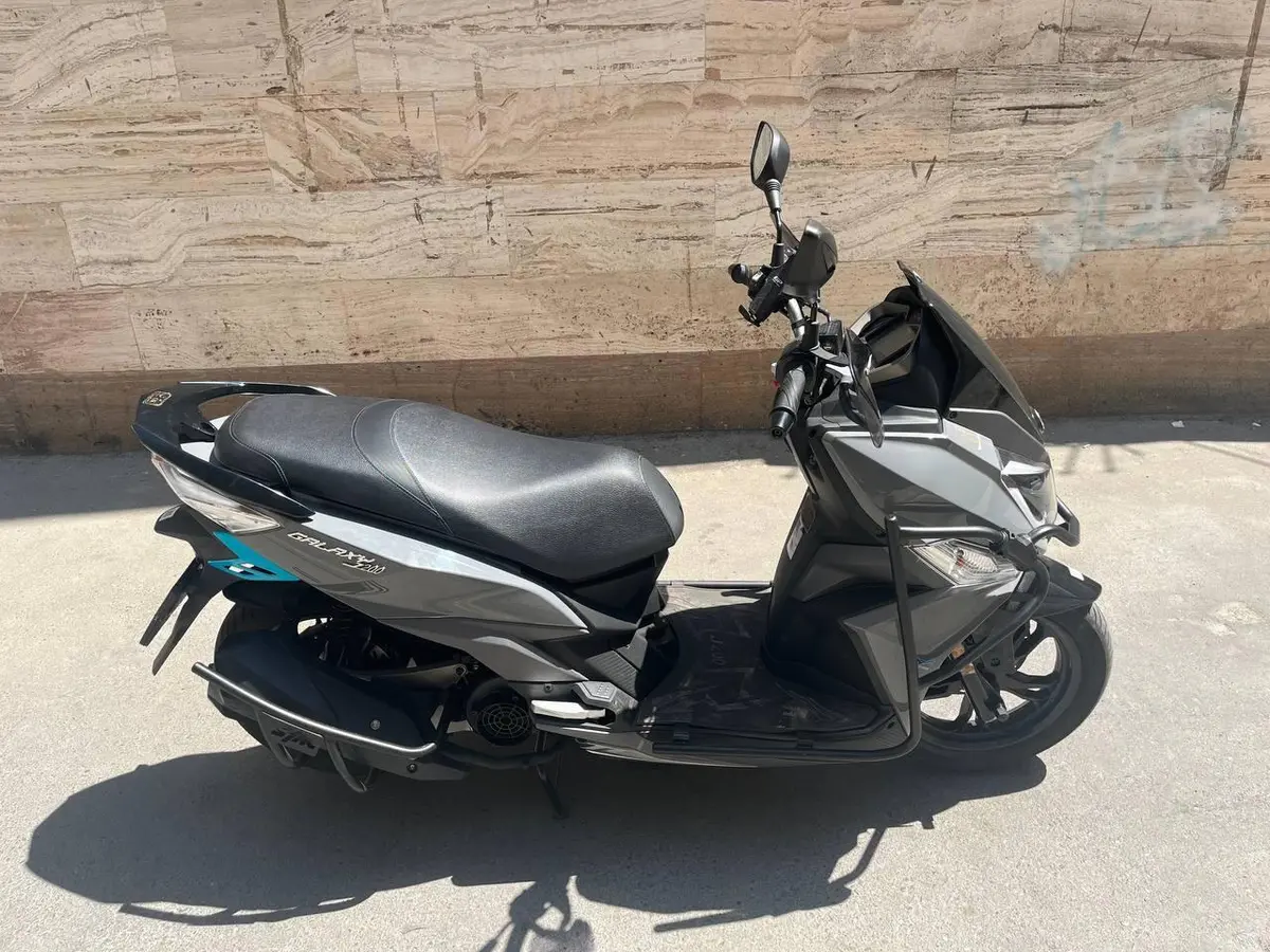 اس وای ام،  200