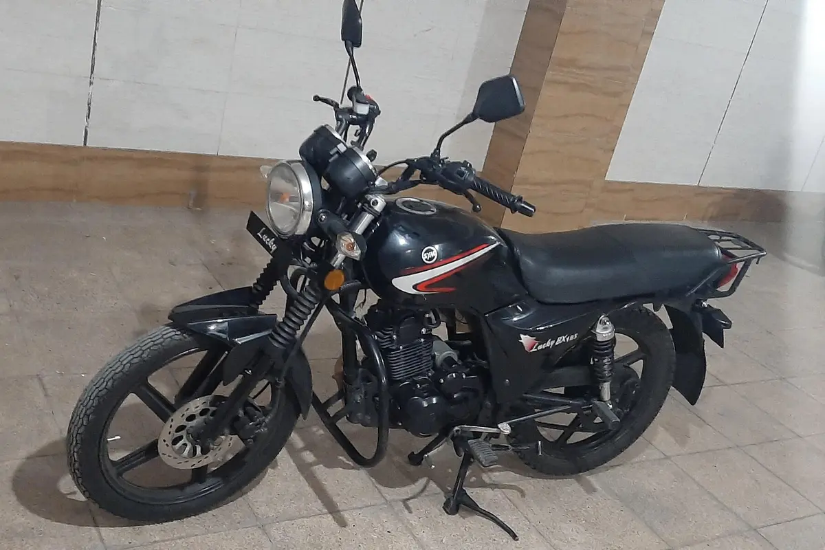 اس وای ام،  لاکی BX185