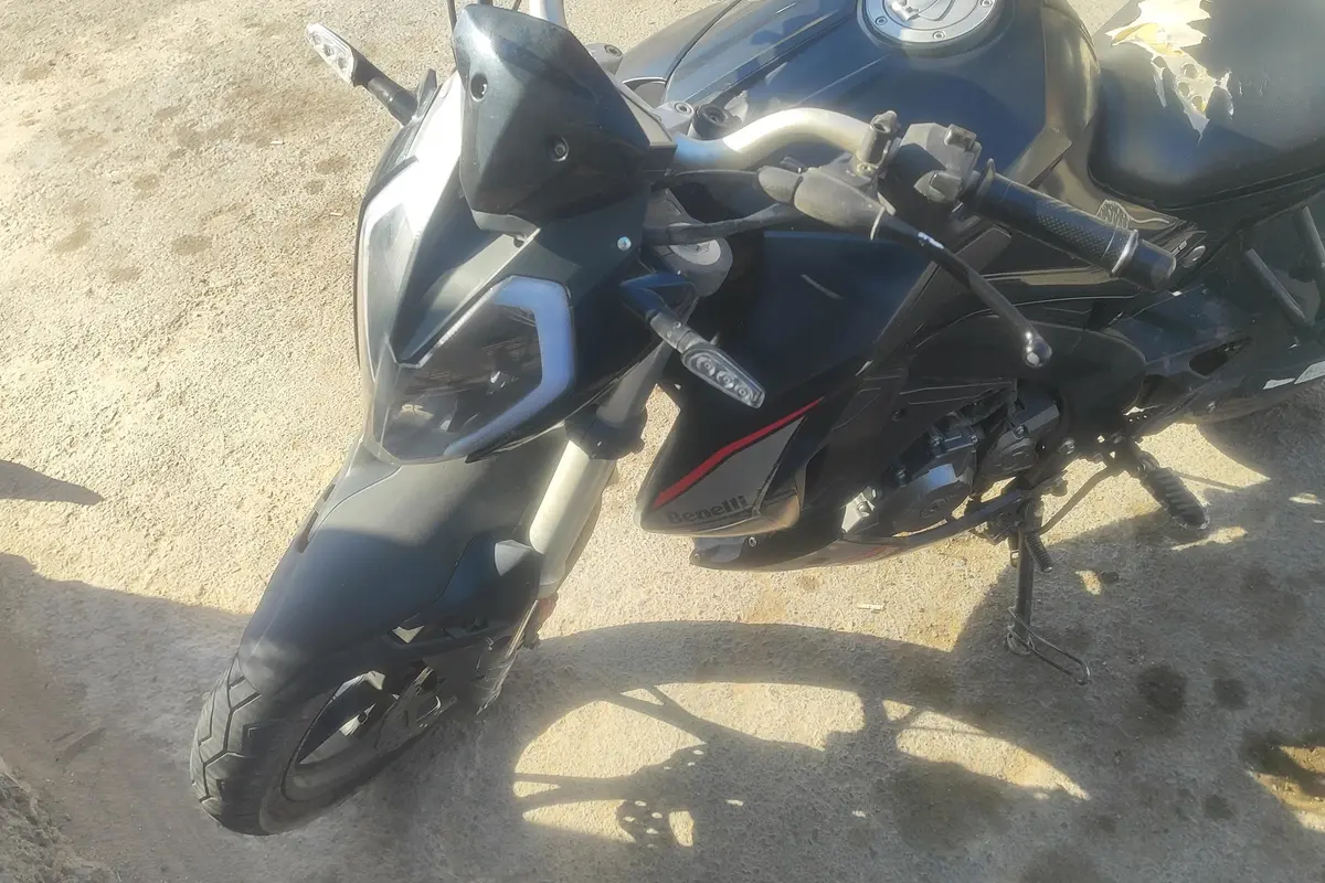 بنلی،  TNT 180S