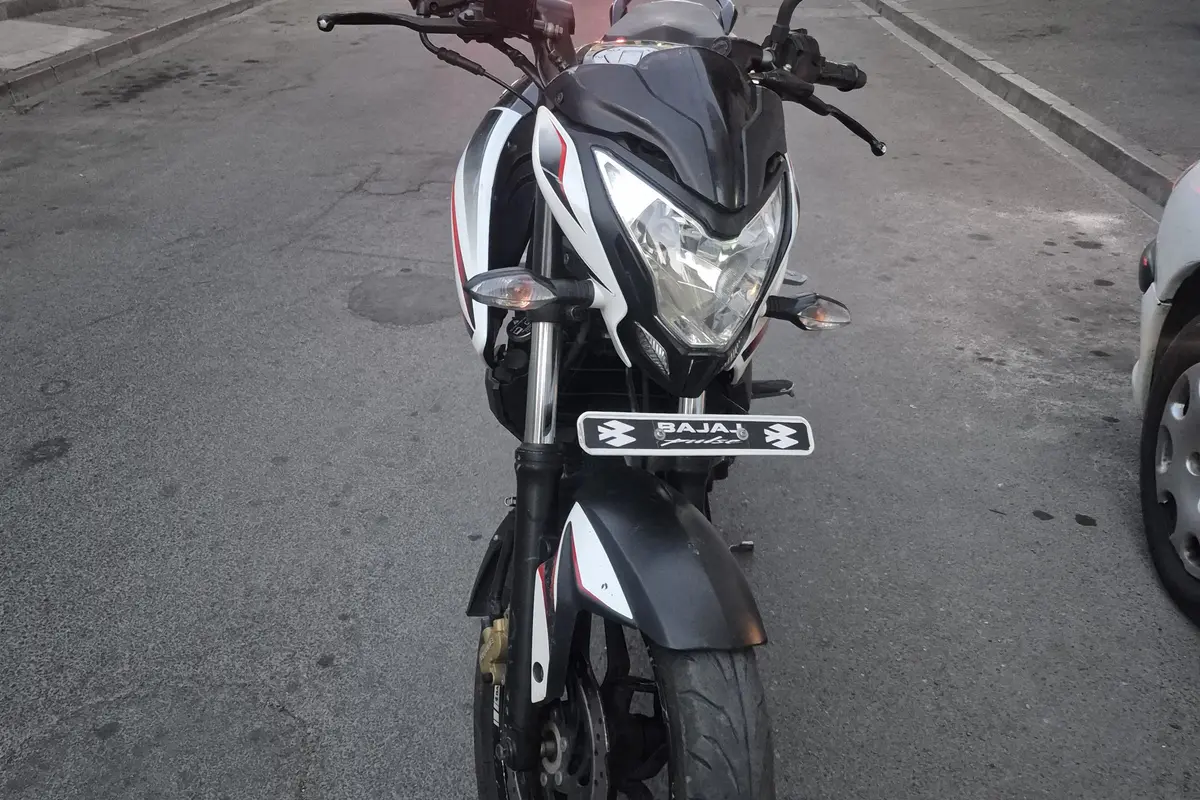 باجاج،  پالس 200NS