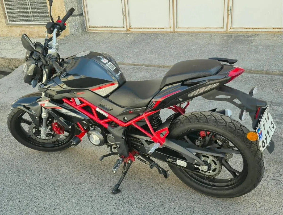بنلی،  TNT 150
