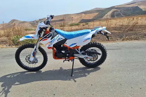 جهان همتا، فلات تریل 250
